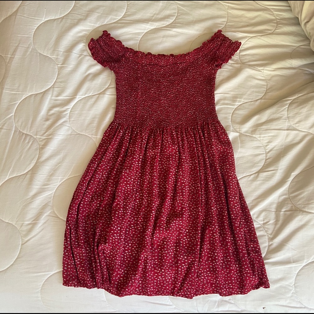 BRANDY MELVILLE red floral off-shoulder dress✨
